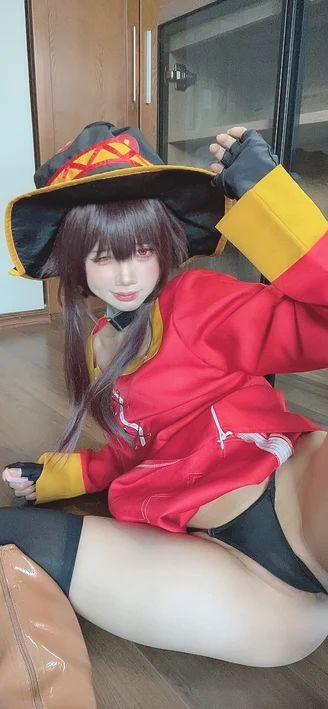 Coser-PoppaChan-Konosuba-Megumin-067.webp