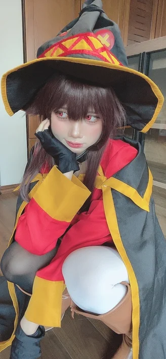 Coser-PoppaChan-Konosuba-Megumin-076.webp