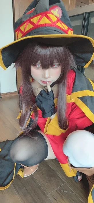 Coser-PoppaChan-Konosuba-Megumin-109.webp