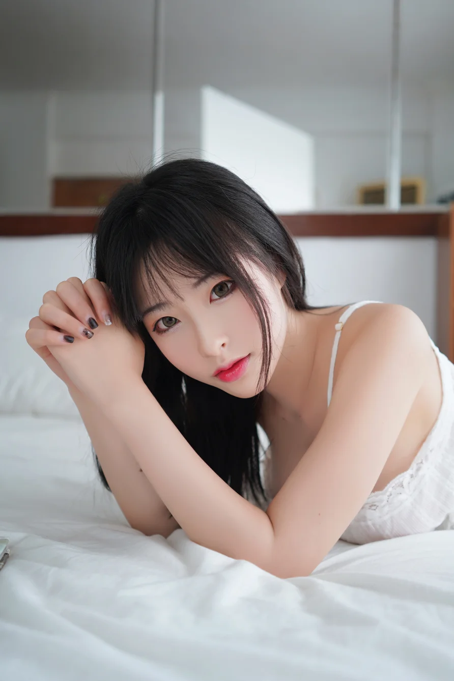 Coser-Qing-shui-you-nai-012.webp