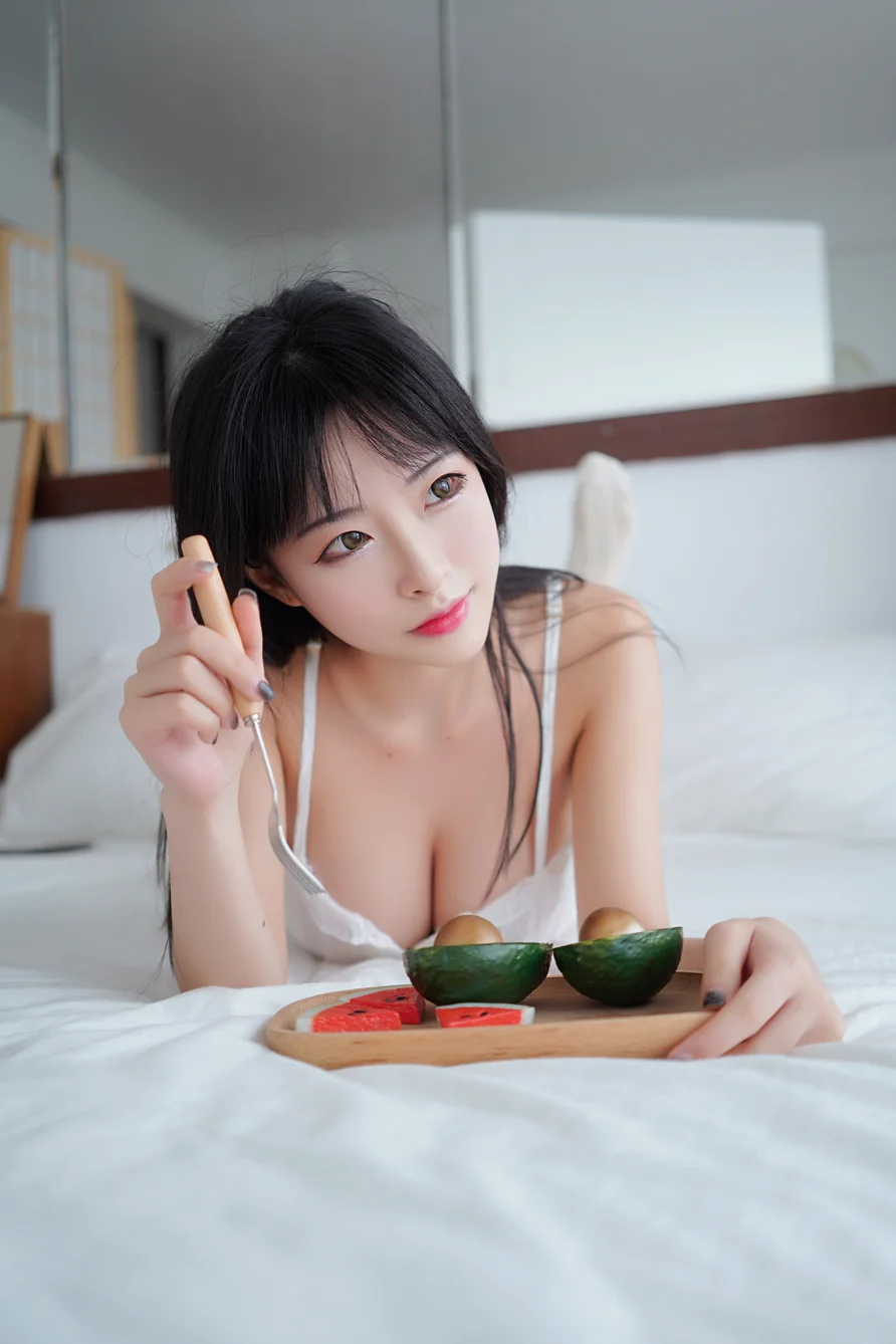 Coser-Qing-shui-you-nai-019.webp