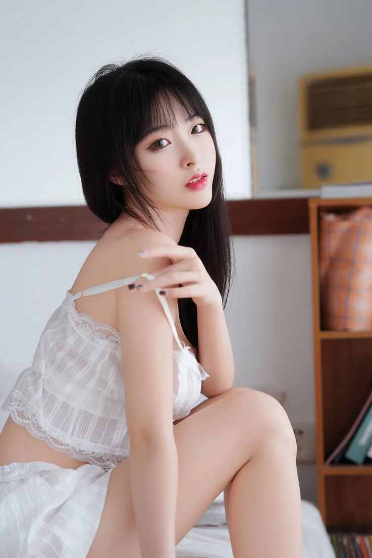 Coser-Qing-shui-you-nai-033.webp