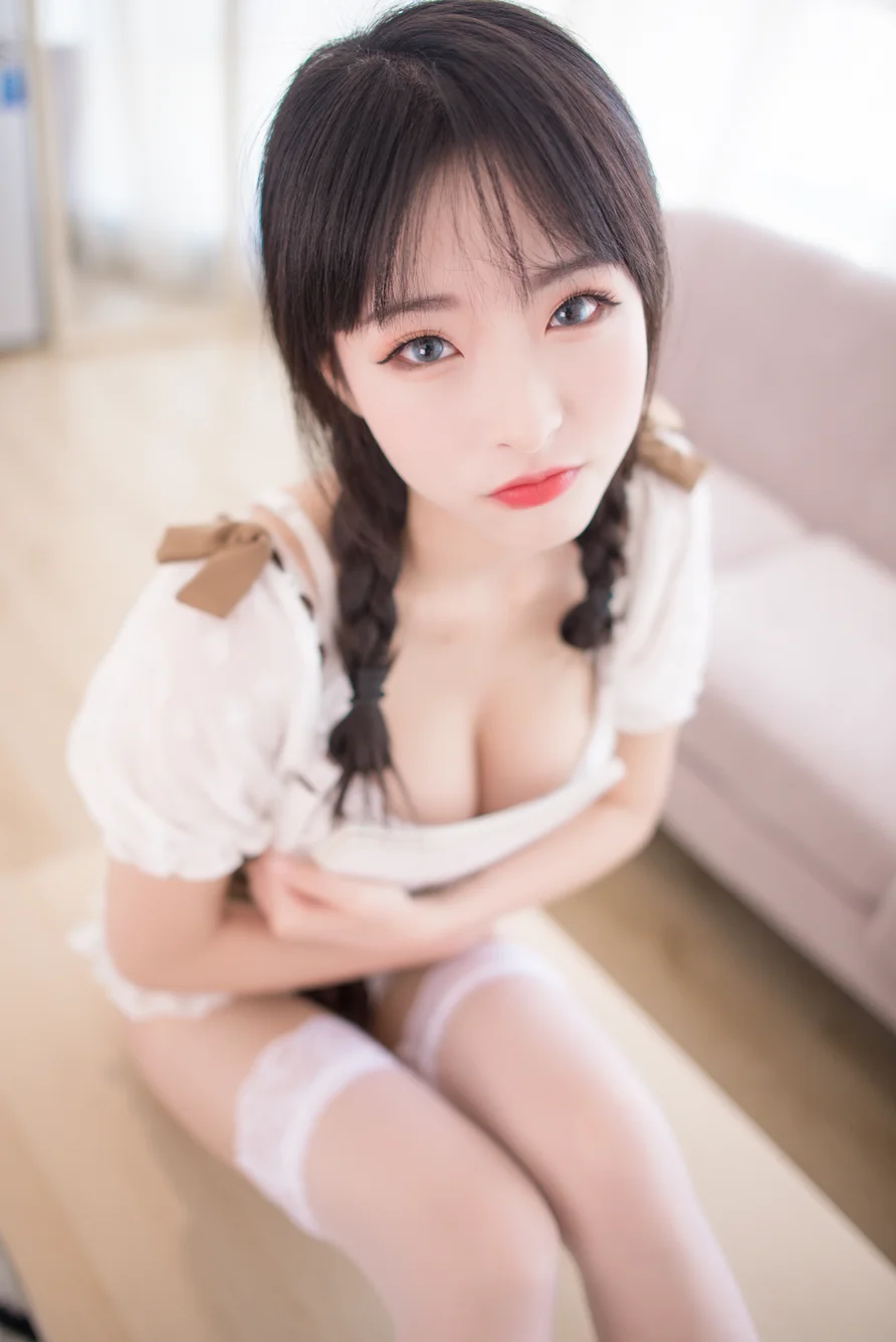 Coser-Qing-shui-you-nai-73-010.webp