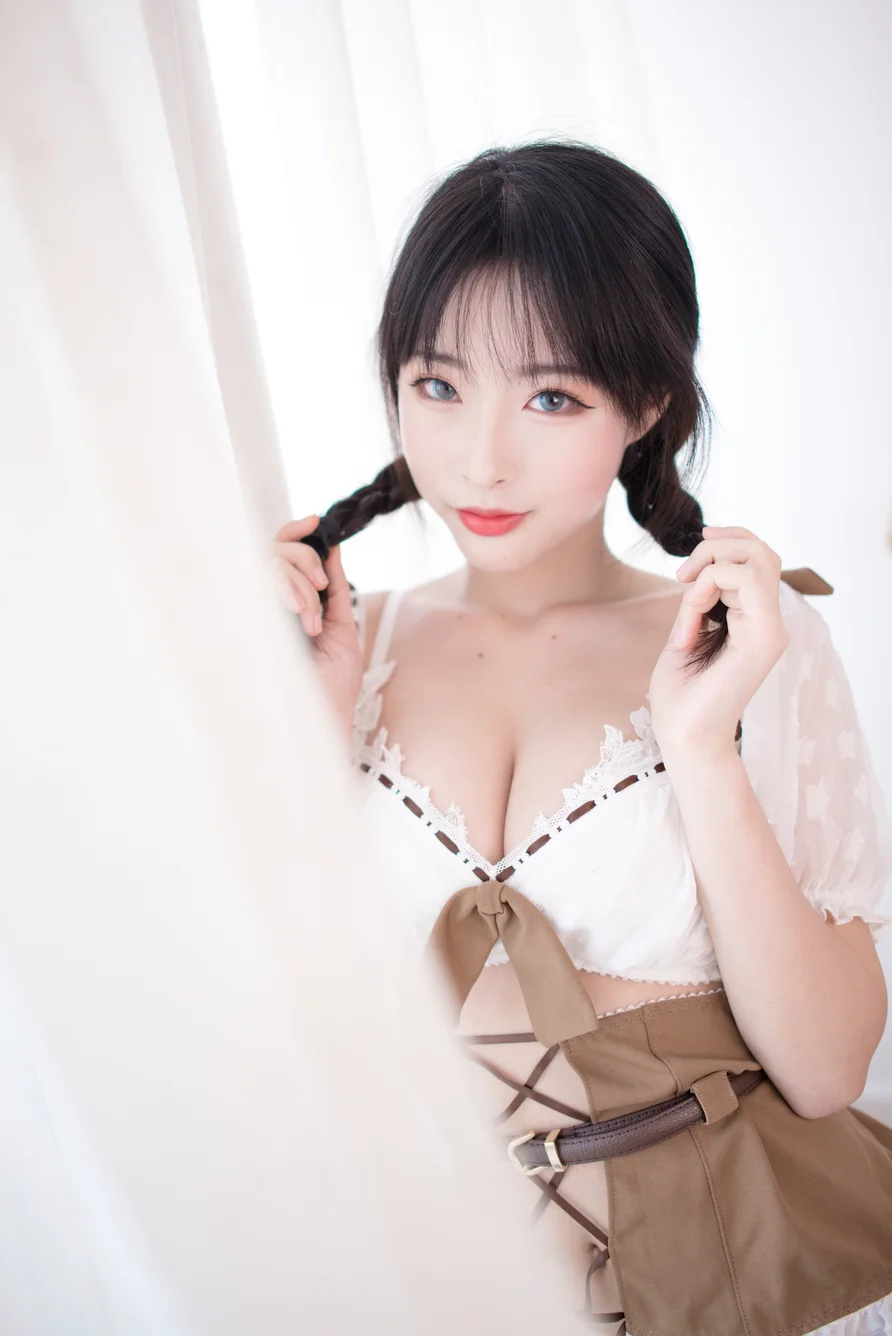 Coser-Qing-shui-you-nai-73-014.webp