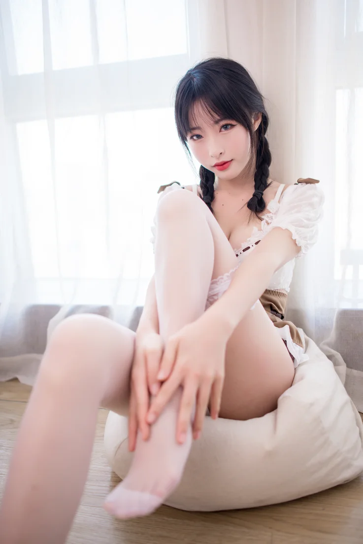 Coser-Qing-shui-you-nai-73-021.webp