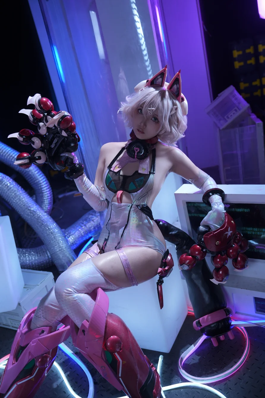 Coser-Xiao-he-tian-jiu-003.webp