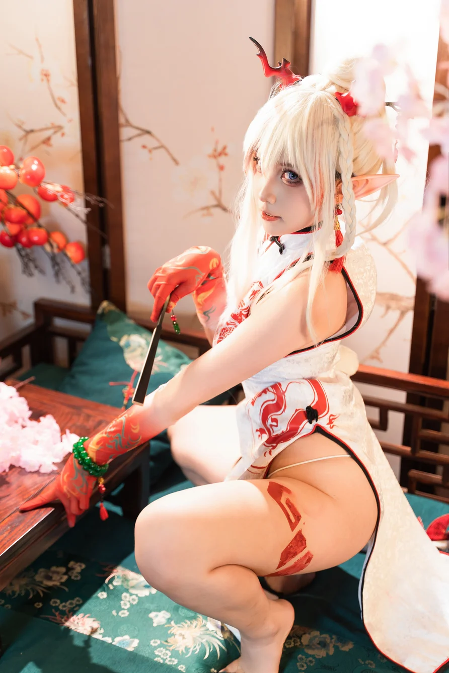 Coser-Xiao-he-tian-jiu-and--002.webp