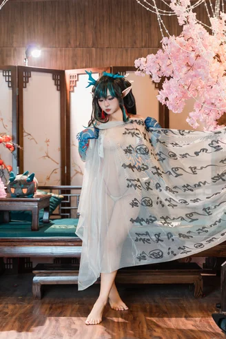 Coser-Xiao-he-tian-jiu-and--042.webp