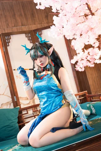 Coser-Xiao-he-tian-jiu-and--103.webp