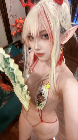 Coser-Xiao-he-tian-jiu-and--140.webp