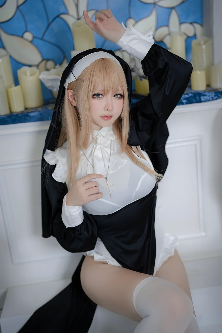 Coser-Ying-Li-Li-001.webp