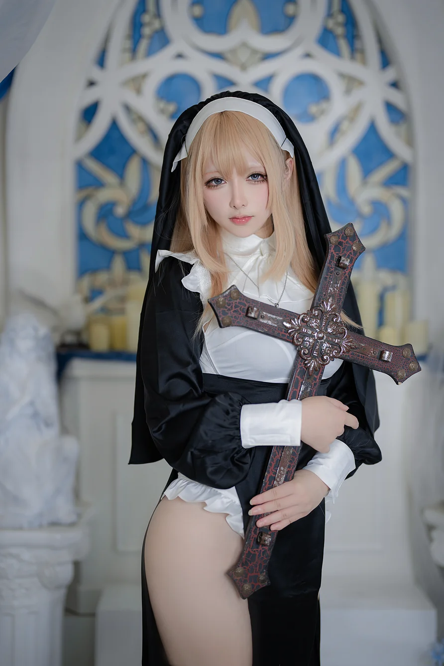 Coser-Ying-Li-Li-002.webp