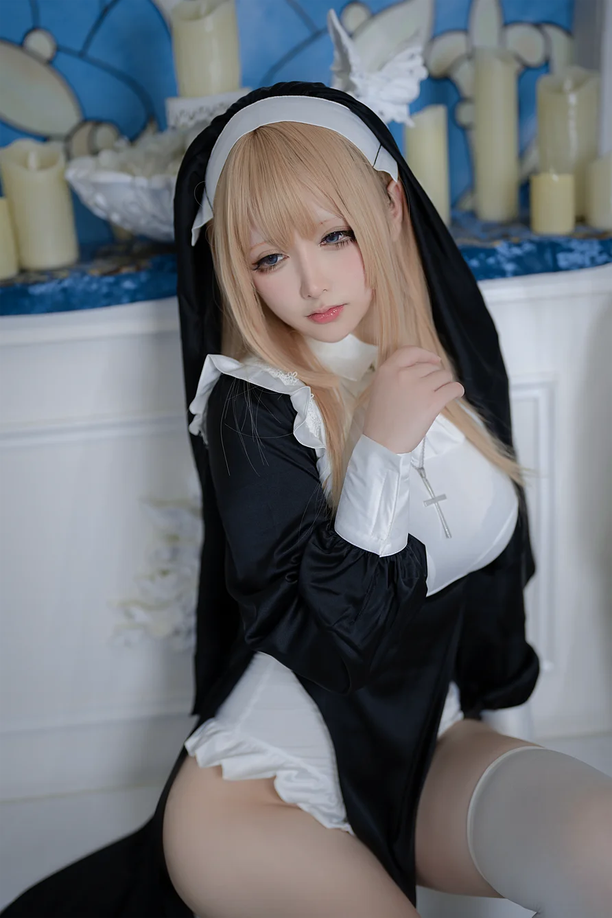 Coser-Ying-Li-Li-011.webp