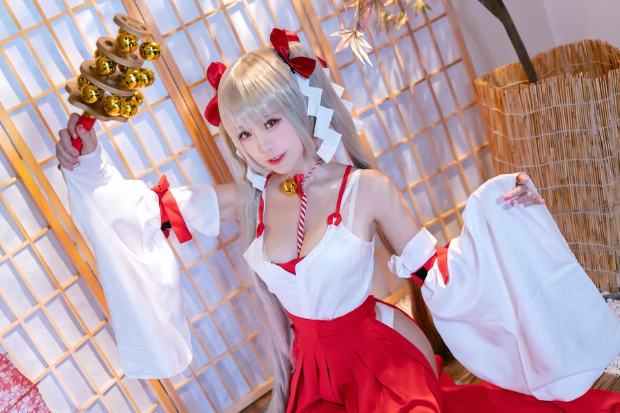 Coser-mikoww-013.webp