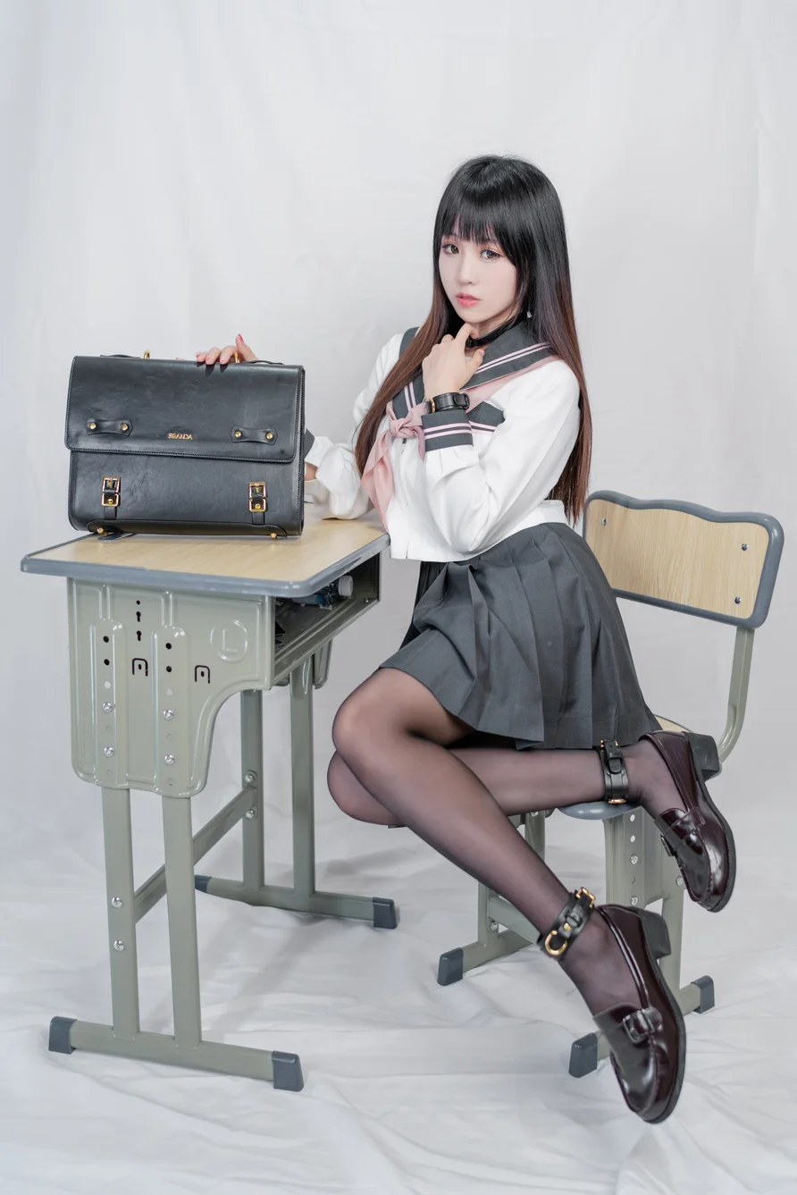 Coser-mikoww-015.webp