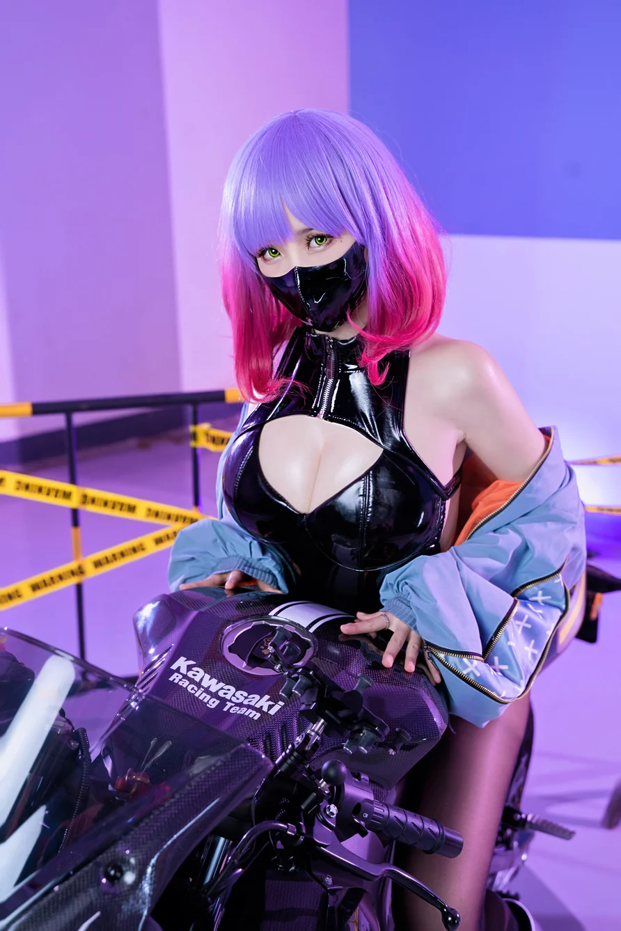 Coser-mikoww-Luna-006.webp