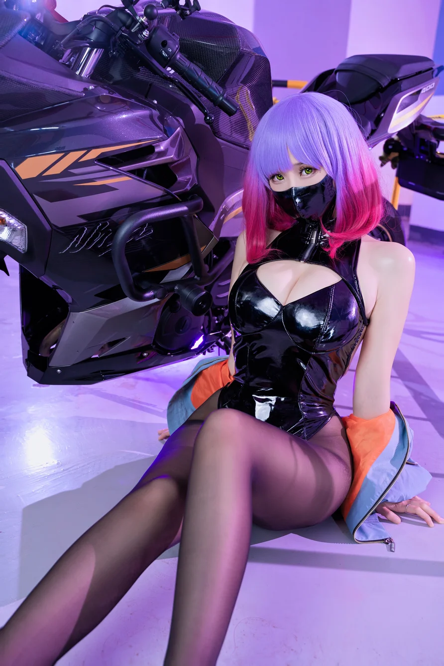 Coser-mikoww-Luna-008.webp