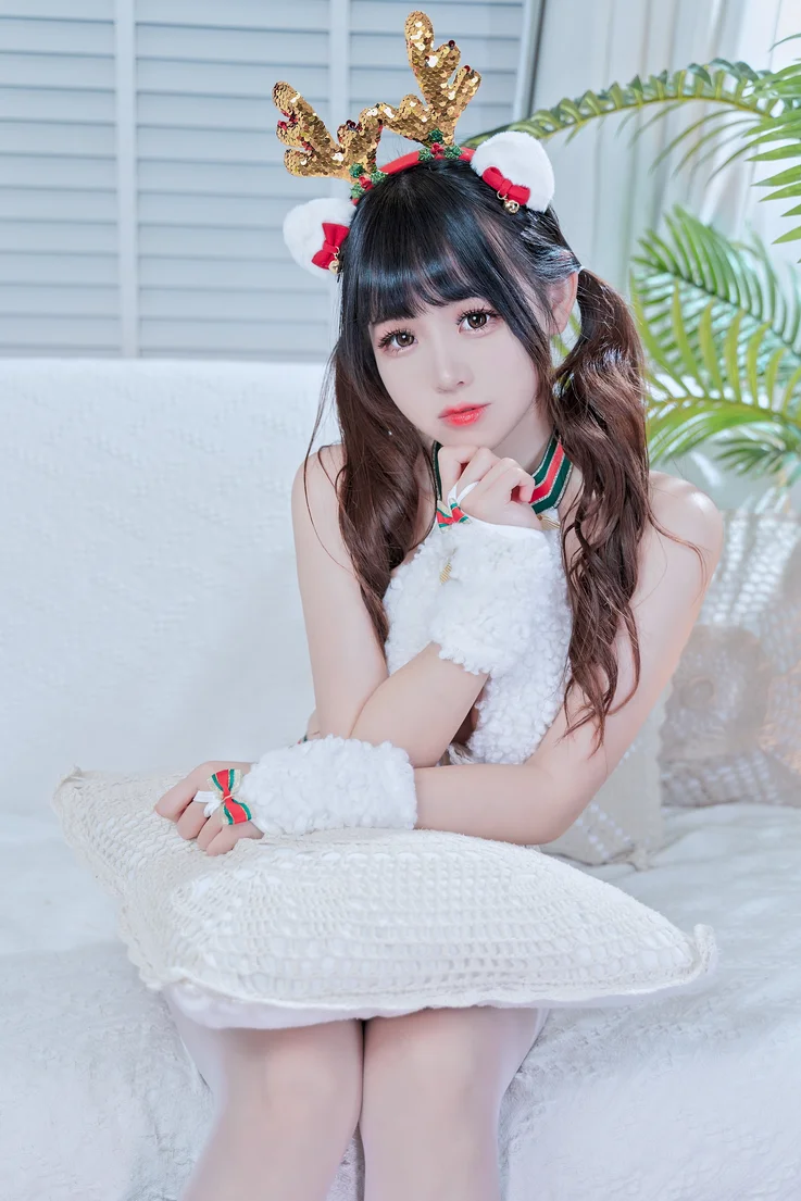 Coser-mikoww-miko-024.webp