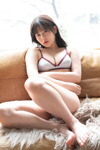 JP-Amane-Tsukiashi-Fancy-Girl-062.webp