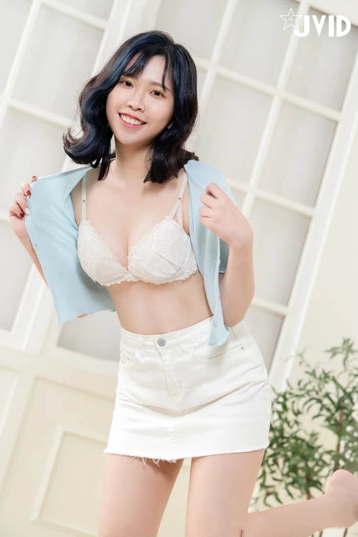 JVID-Cha-li-Female-College-Student-034.webp