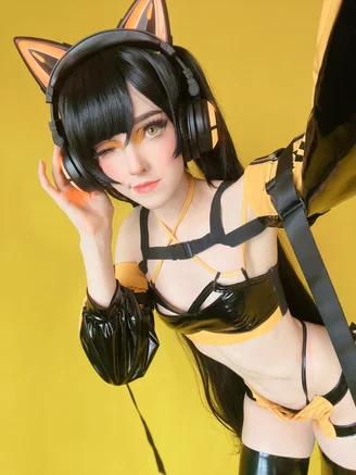 Coser-Candy-Ball-Cyber-Kitty-066.webp