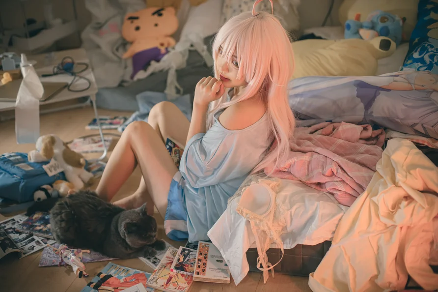 Coser-Eiri-Kanzawa-004.webp