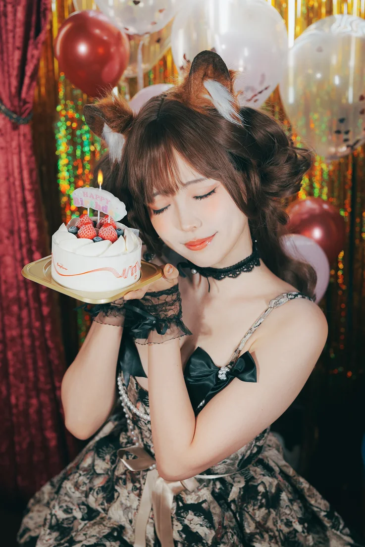 Coser-Ely-eee-ElyEE-2024-August-C-Birthday-Lion-E-E-024.webp