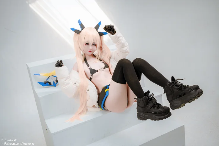 Coser-KuukoW-No.129-Hero-Laplace-NIKKE-022.webp