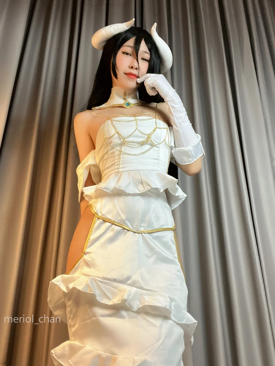 Coser-Meriol-Chan-Albedo-Cosplay-Overlord-004.webp