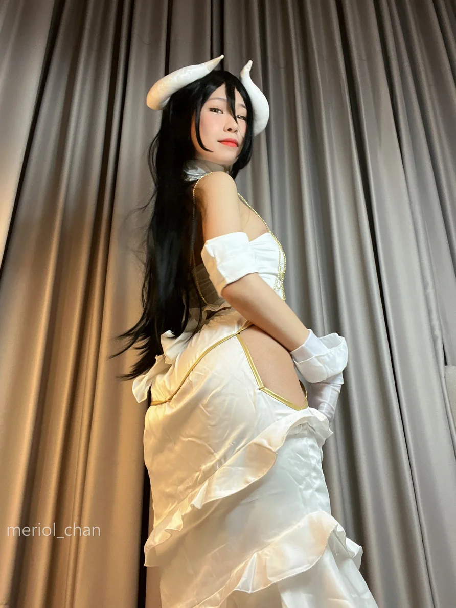 Coser-Meriol-Chan-Albedo-Cosplay-Overlord-005.webp