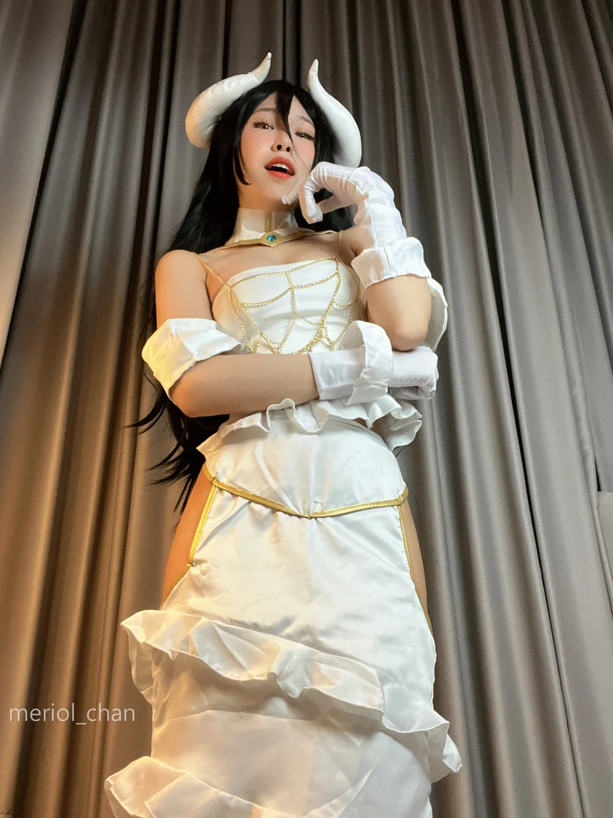 Coser-Meriol-Chan-Albedo-Cosplay-Overlord-007.webp