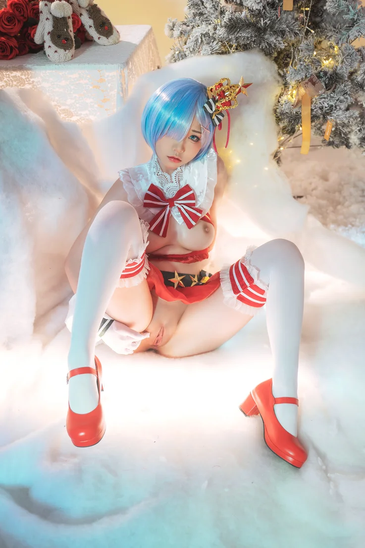 Coser-Nekokoyoshi-Christmas-Begins-024.webp