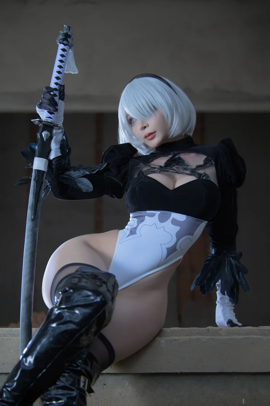 Coser-UmekoJ-NierAutomata-005.webp