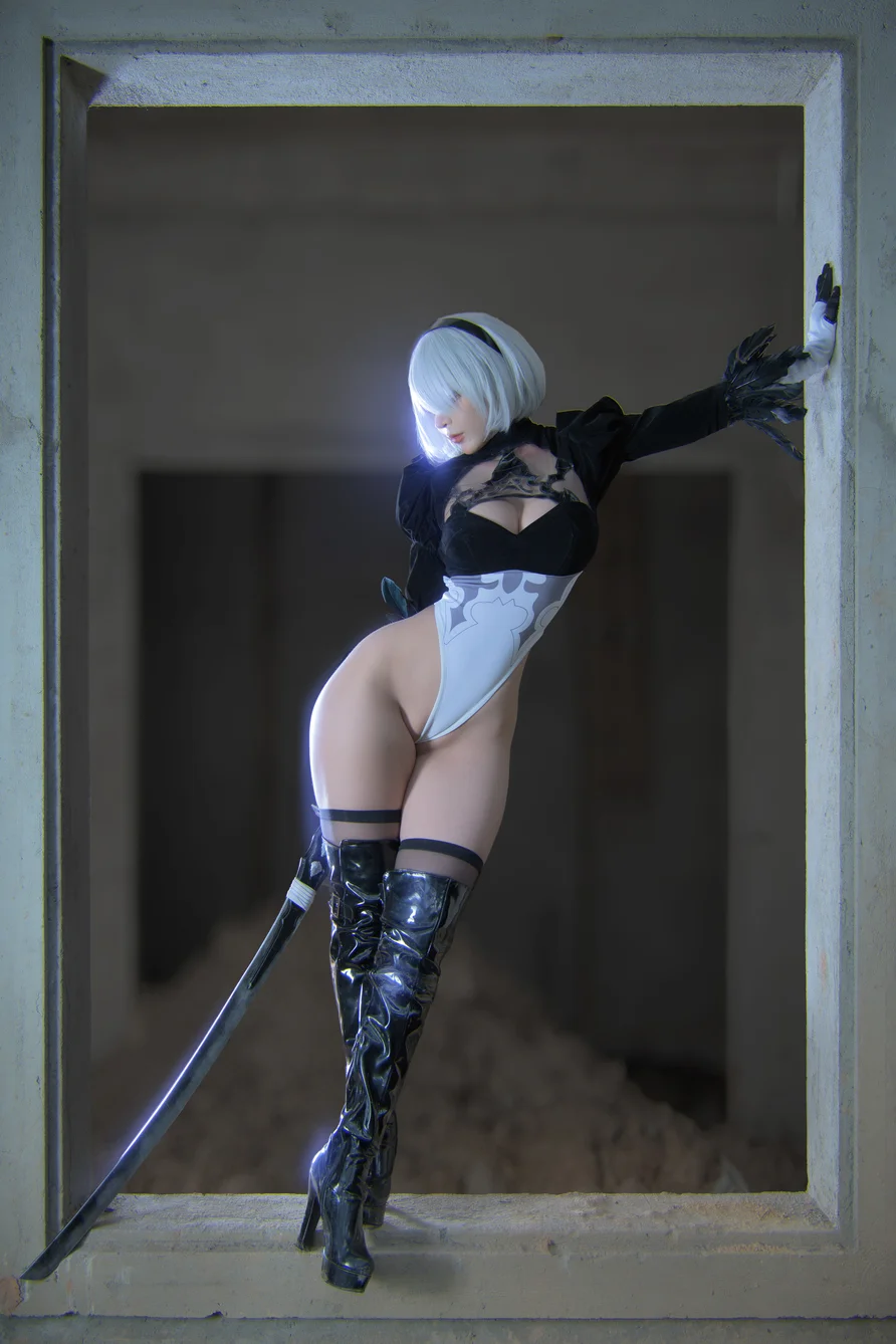 Coser-UmekoJ-NierAutomata-007.webp