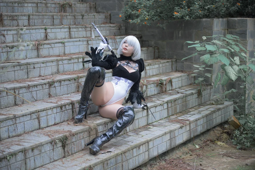 Coser-UmekoJ-NierAutomata-018.webp