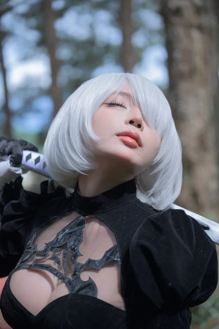 Coser-UmekoJ-NierAutomata-022.webp