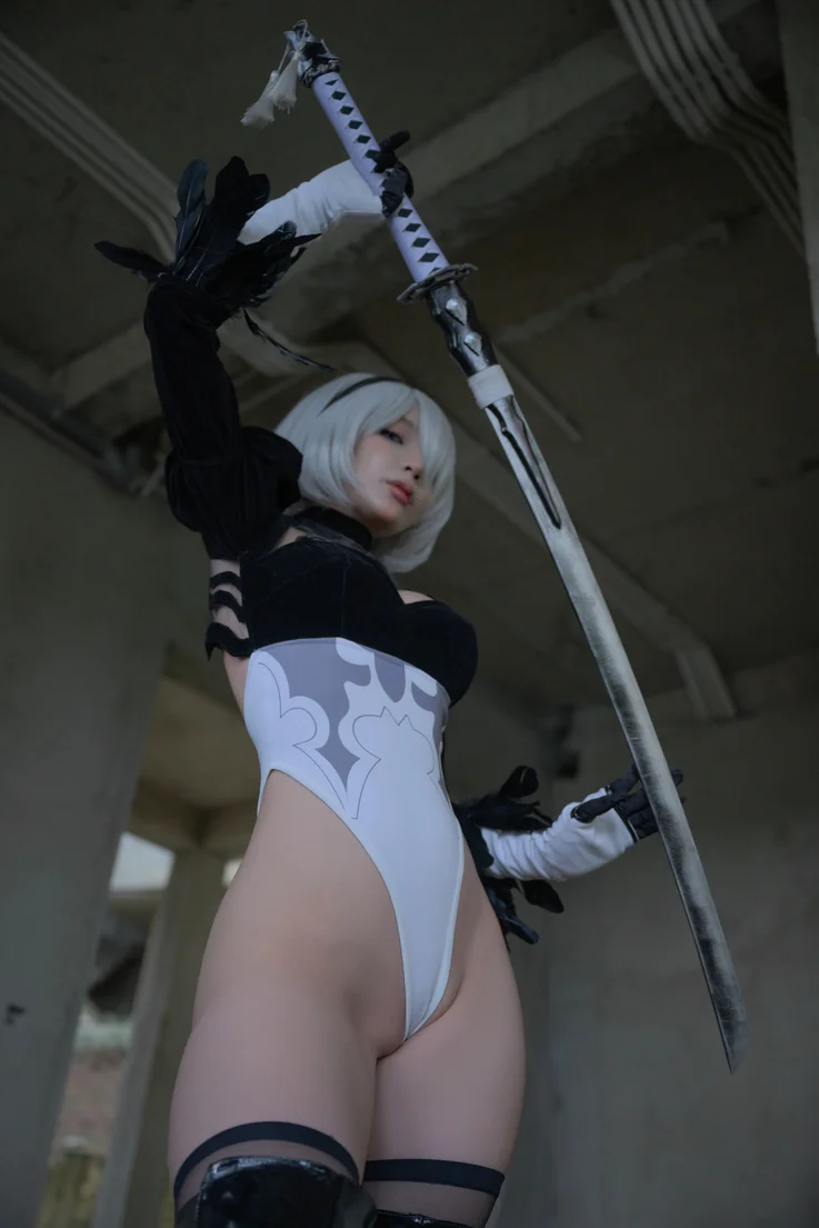 Coser-UmekoJ-NierAutomata-023.webp