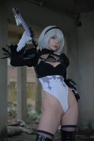 Coser-UmekoJ-NierAutomata-045.webp