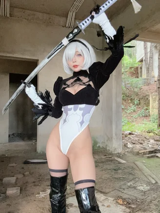 Coser-UmekoJ-NierAutomata-075.webp