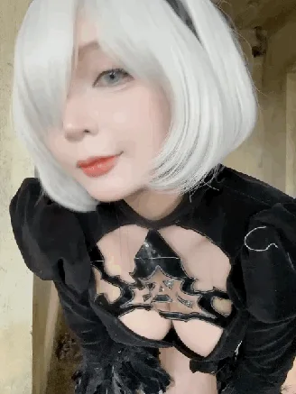 Coser-UmekoJ-NierAutomata-103.webp