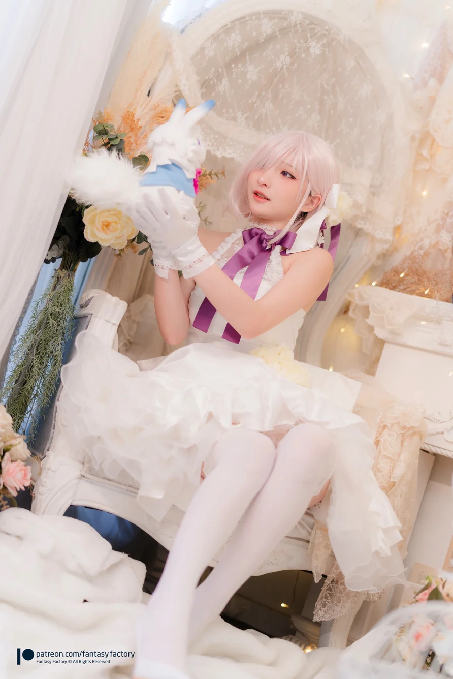 Fantasy-Factory-Xiao-Ding-Cosplay-Mashu-Kyrielight-FateGrand-Order-003.webp