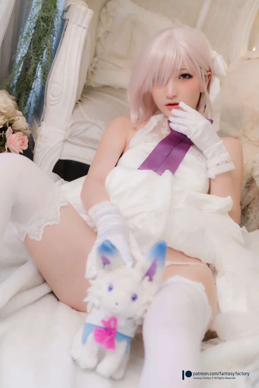 Fantasy-Factory-Xiao-Ding-Cosplay-Mashu-Kyrielight-FateGrand-Order-008.webp