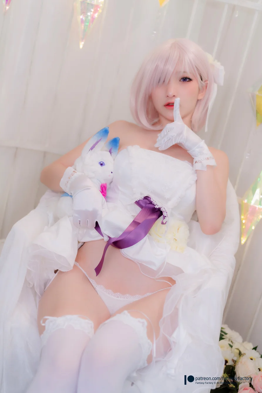 Fantasy-Factory-Xiao-Ding-Cosplay-Mashu-Kyrielight-FateGrand-Order-014.webp