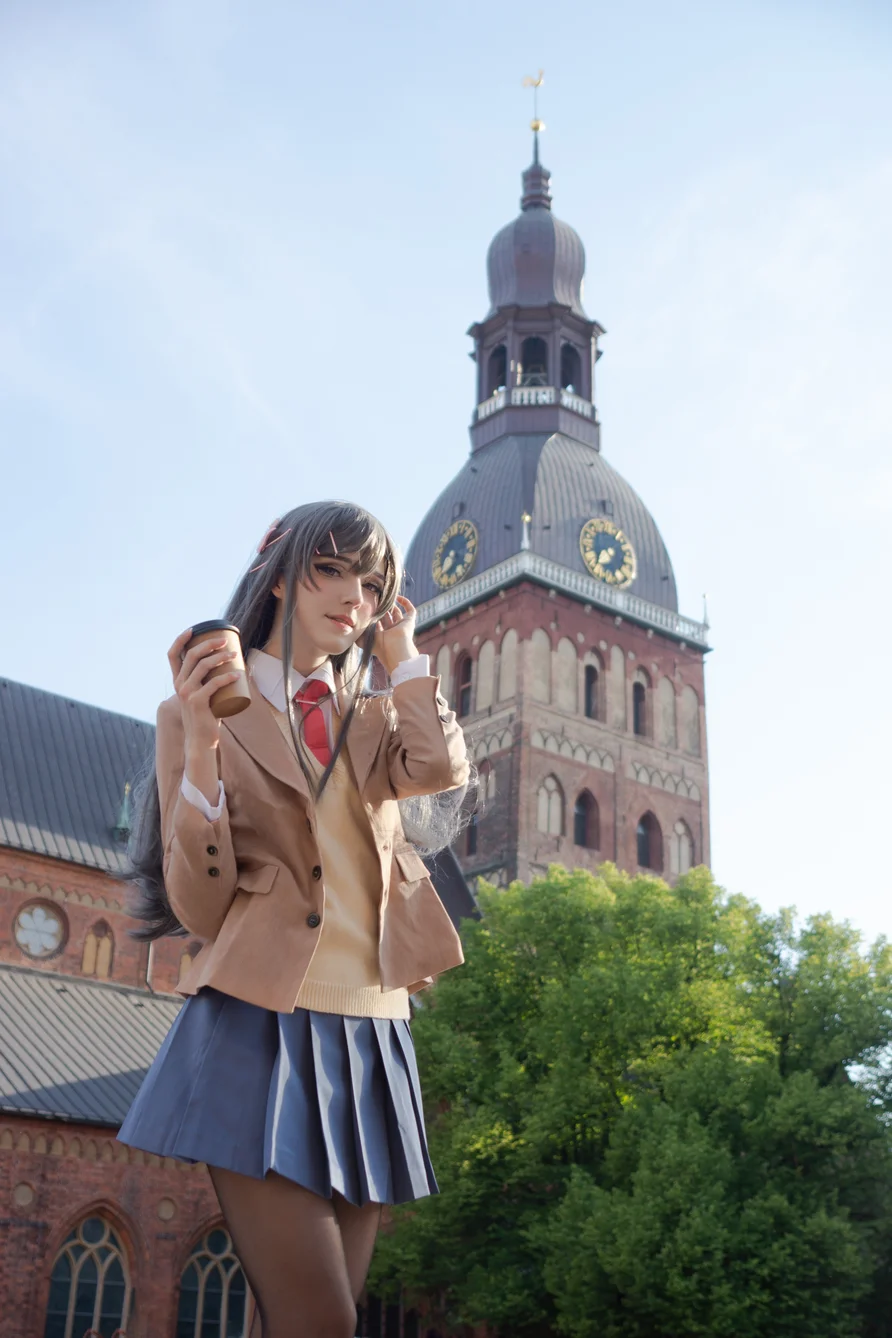 Coser-Candy-Ball-MaiSakurajima-011.webp