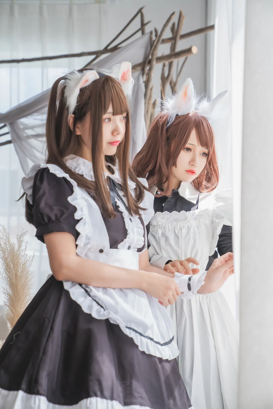 Coser-Yoko-and-W-and-Saki-013.webp