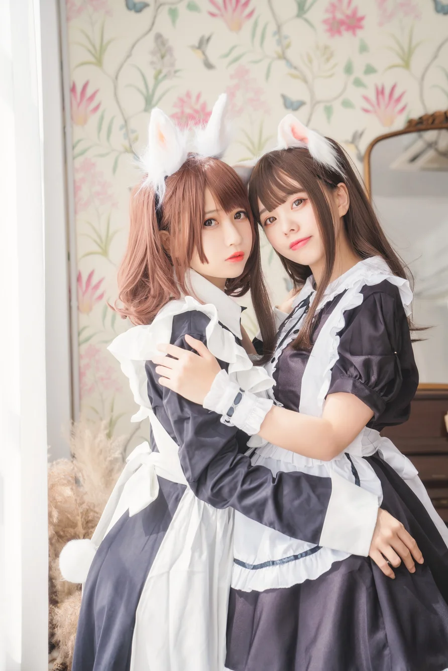 Coser-Yoko-and-W-and-Saki-016.webp