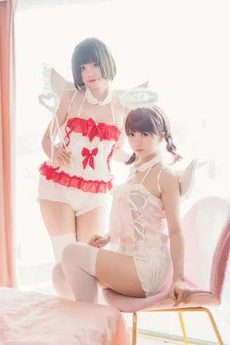 Coser-Yoko-and-W-and-Saki-118.webp