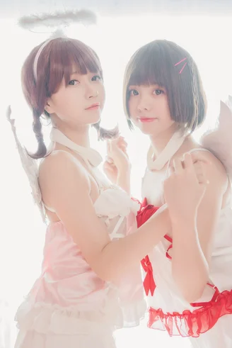 Coser-Yoko-and-W-and-Saki-121.webp