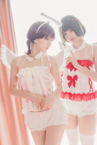 Coser-Yoko-and-W-and-Saki-122.webp