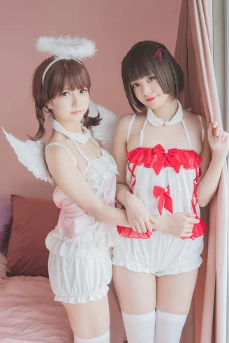 Coser-Yoko-and-W-and-Saki-125.webp